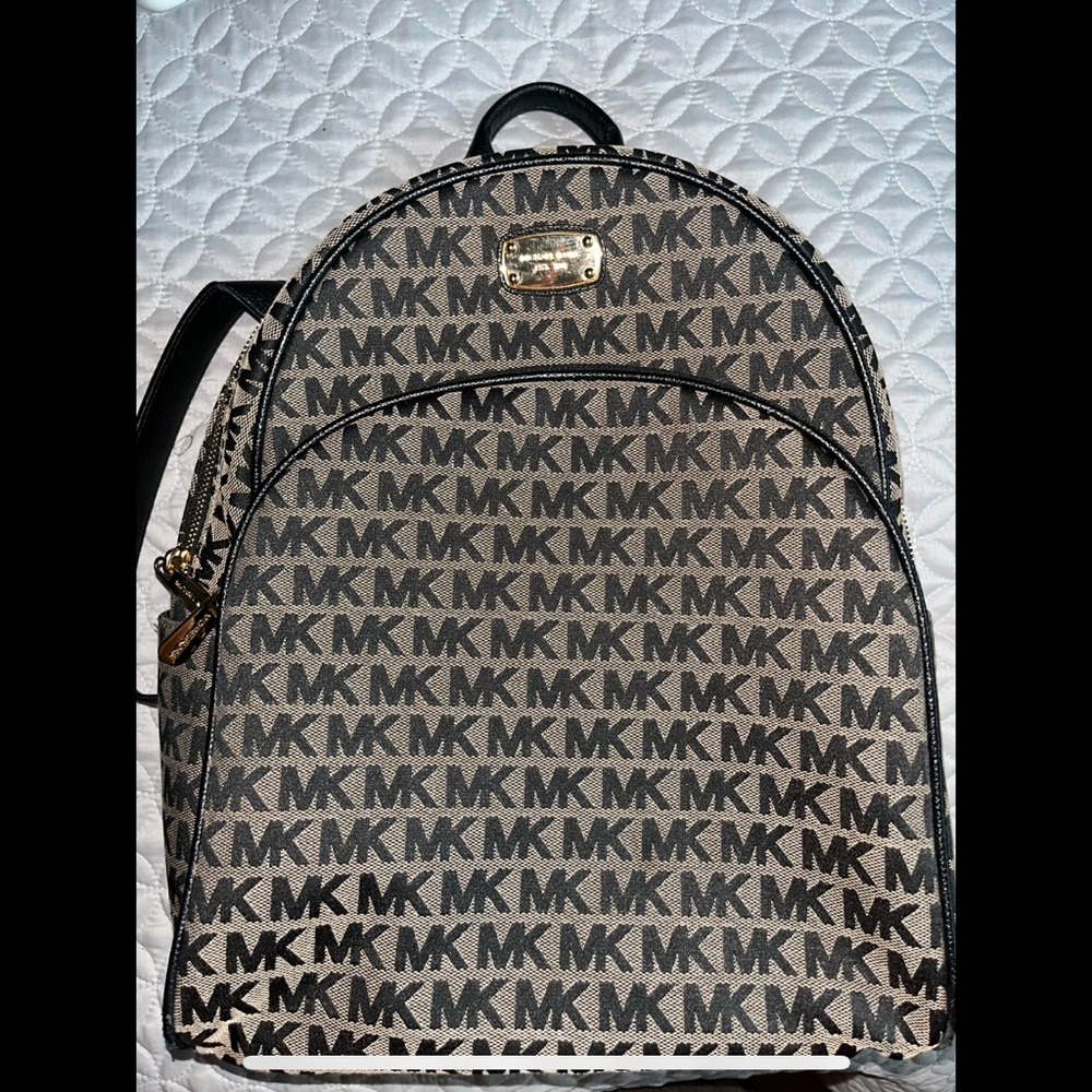 Michael Kors MK Abbey signature large backpack